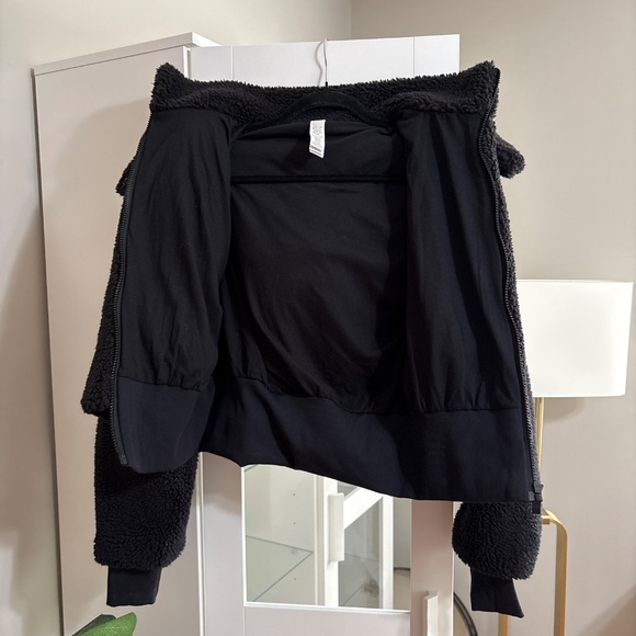 ALO Yoga Foxy Sherpa Jacket Black Small - Picture 5 of 5